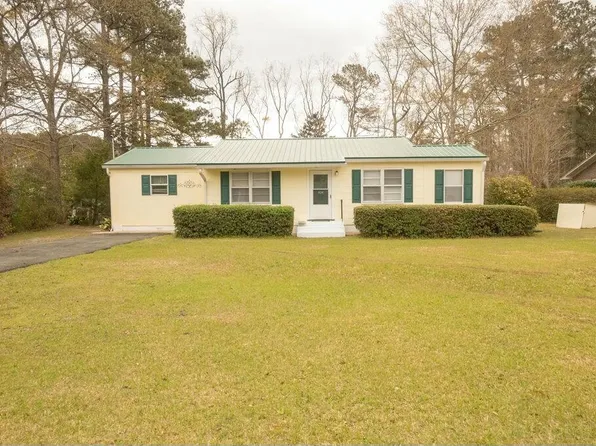 424 Salley Ackerman Dr, Cottageville, SC 29435