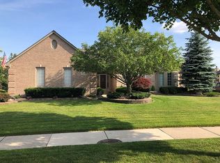 43638 Vintage Oaks Dr, Sterling Heights, MI 48314