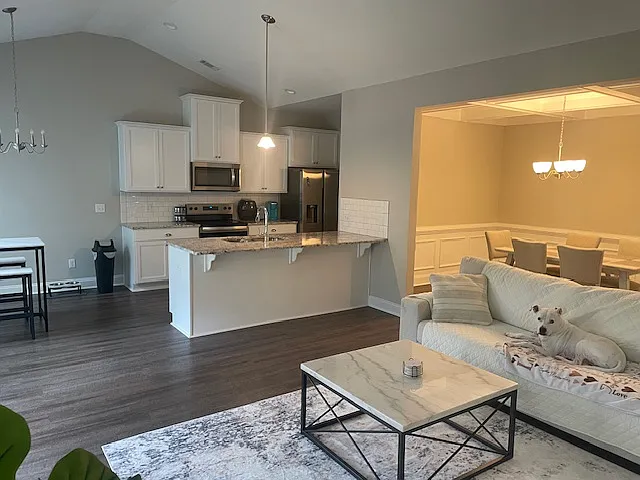 218 Laguna Way — Photo 2