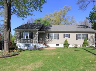 5 Locust Dr, Mahopac, NY
