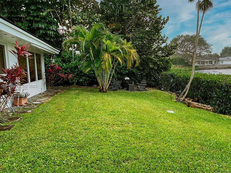 415 Rovino Ave — Photo 70