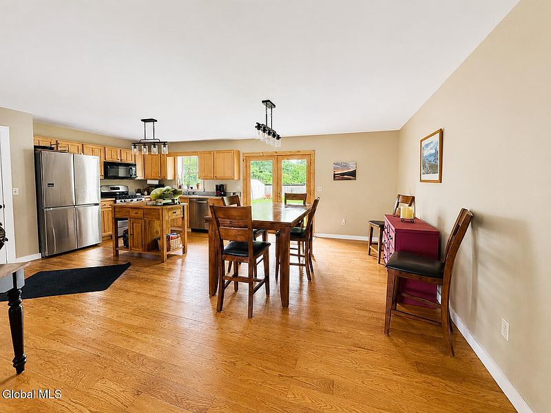 2nd image of 8 Meadow Drive