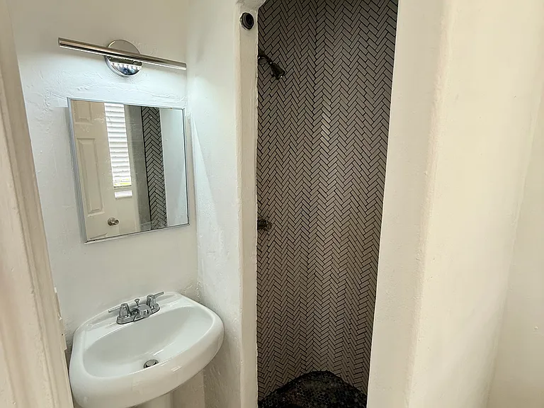 340 NE 125th St #3 — Photo 14