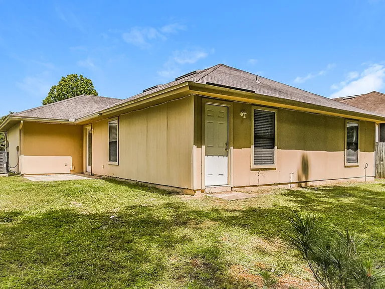 4323 Hanging Moss Dr — Photo 16