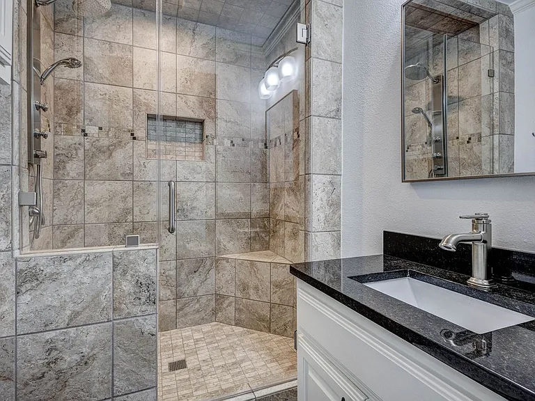 2540 Prichard Ln — Photo 23
