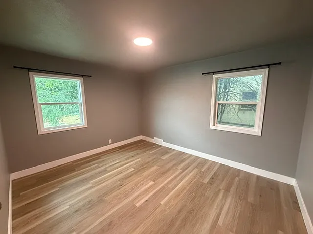 1122 E Denver St — Photo 6