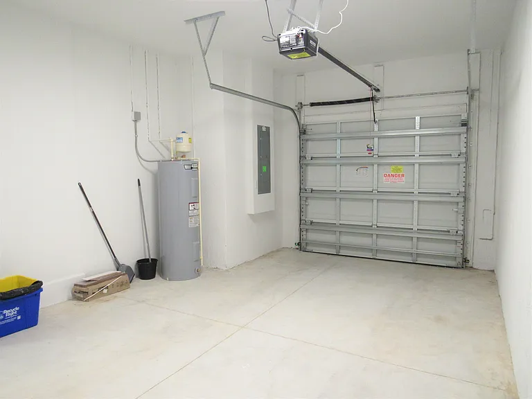 4332 Pond Lily Ln — Photo 30