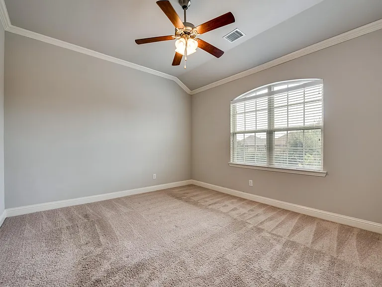 923 Whitehall Dr — Photo 17