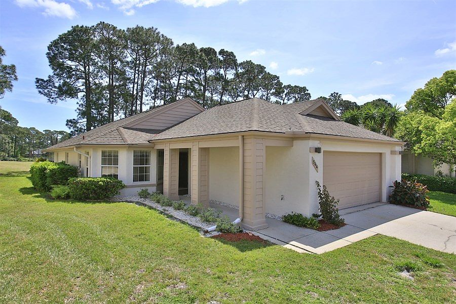 1st image of 544 Crooked Stick Dr
