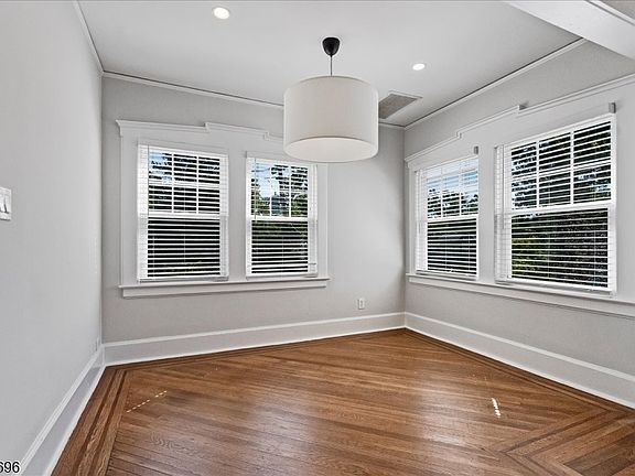 5th image of 706 Valley Rd Floor 2