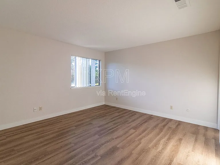 Stamford Court Apartments — Photo 49