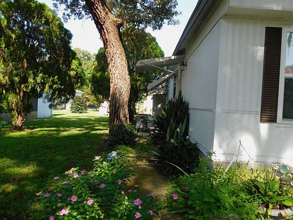 4th image of 3807 Oakcrest Ln