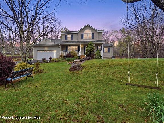 2nd image of 10 Farmer Ct