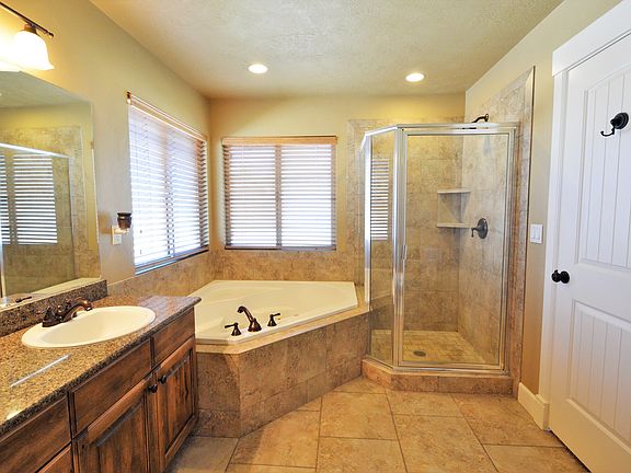 5th image of 14453 S Butterfield Park Way