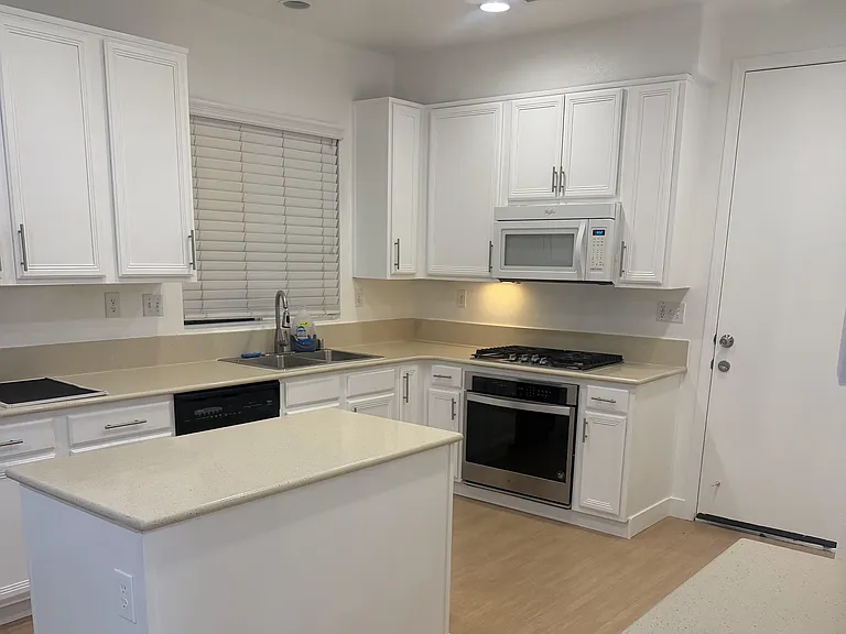 15921 Golden Meadow Ln — Photo 2