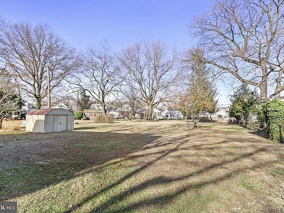 5th image of 309 Washington Dr