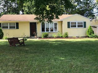 20 Treetop Ave, Springfield, MA 01118