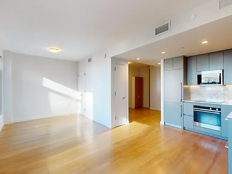 515 E 86th St #706 — Photo 2