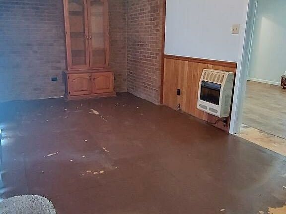 3rd image of 816 W Pecan St