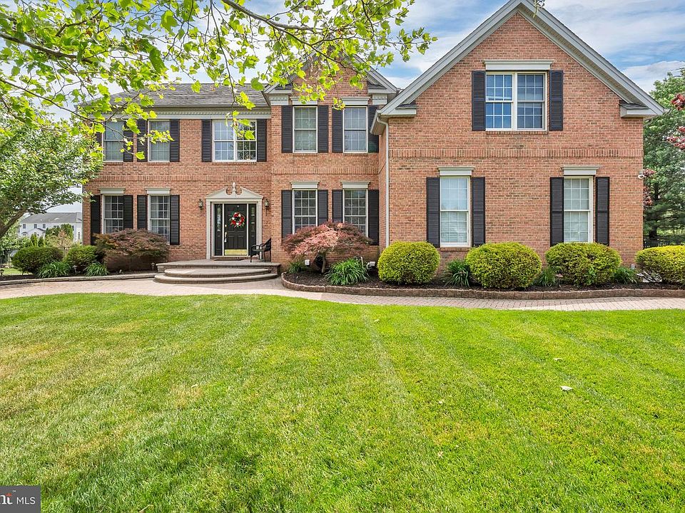 1st image of 7 Wright Dr