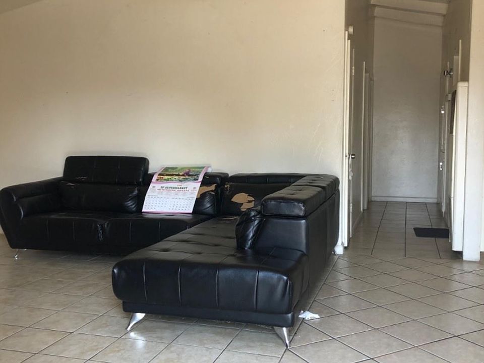 2nd image of 5921 Garibaldi St