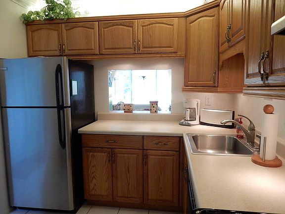 Fully furnished kitchen