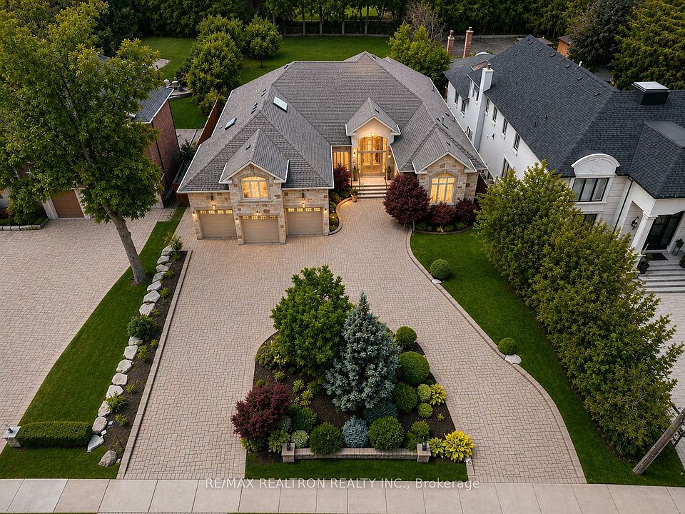 1st image of 16 Boyle Dr