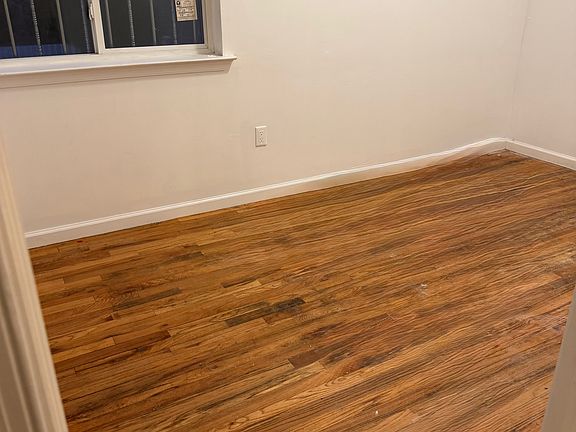 3rd image of 590 Delafield Ave #1