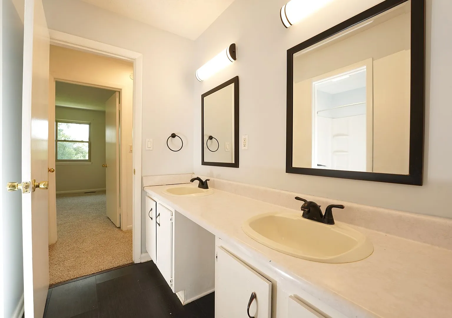 203 Walker Drive — Photo 3