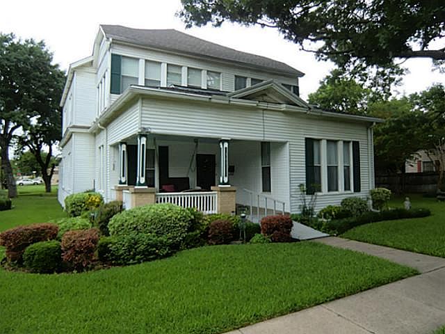 1st image of 301 W University Ave