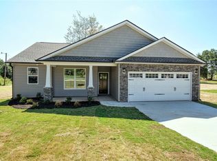 116 Smith St, Pelzer, SC 29669