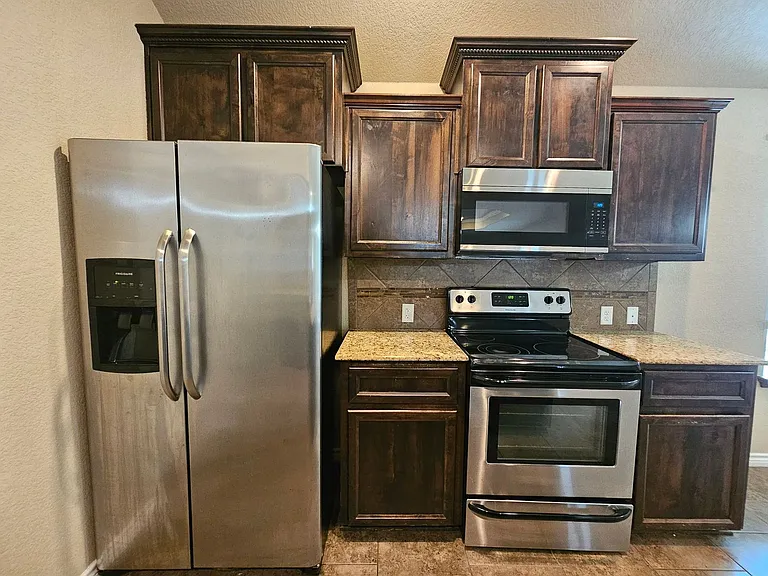 6211 Newcastle Dr — Photo 10