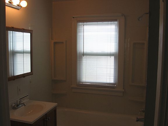 5th image of 10915 Flower Ave
