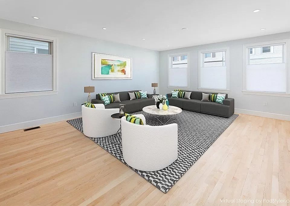 1st image of 539-543 E 3rd St #202