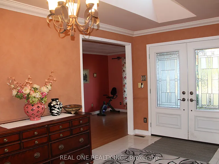 1019 Aldersbrook Rd — Photo 5