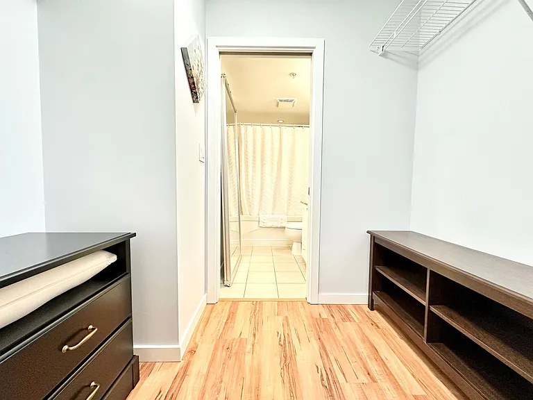 933 Hornby St #608 — Photo 18