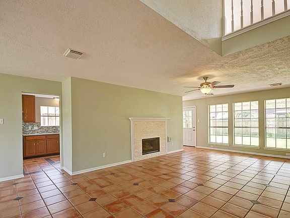3rd image of 710 Bayou Bend Dr