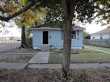 2nd image of 405 Saint Joseph Ln