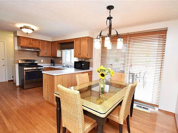 4th image of 26 Cooper Dr