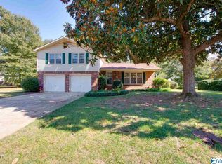 1925 Lynnbrook Dr SW, Huntsville, AL 35803