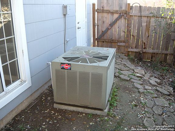 4th image of 12418 Enchanted Oaks St