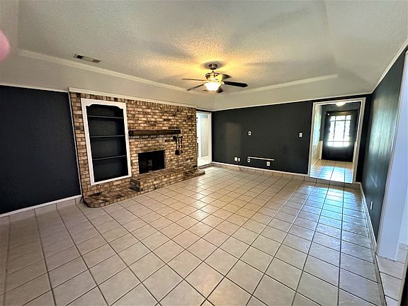 4th image of 1707 Bedford Oaks Ct