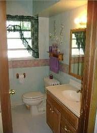 5th image of 2950 Holly Ln