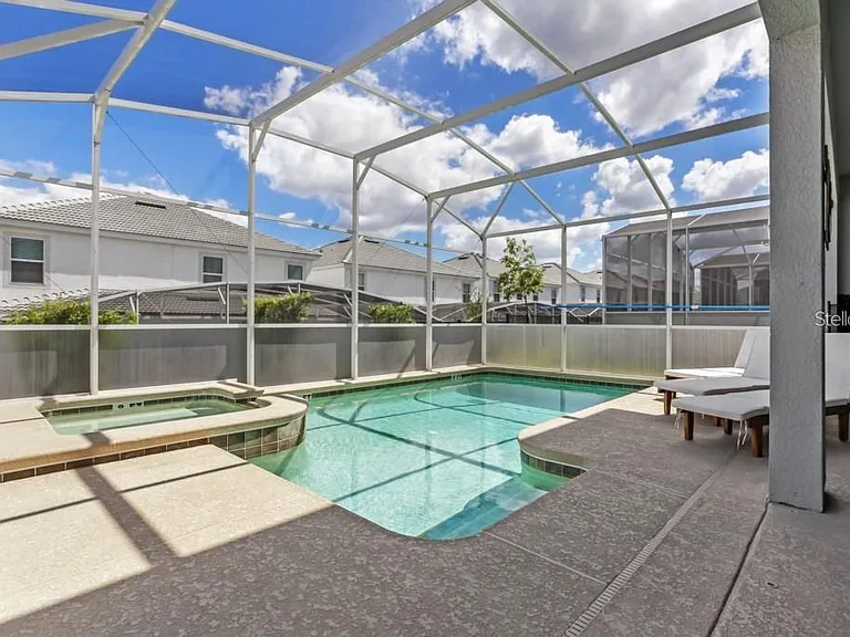 1561 Flange Dr — Photo 43