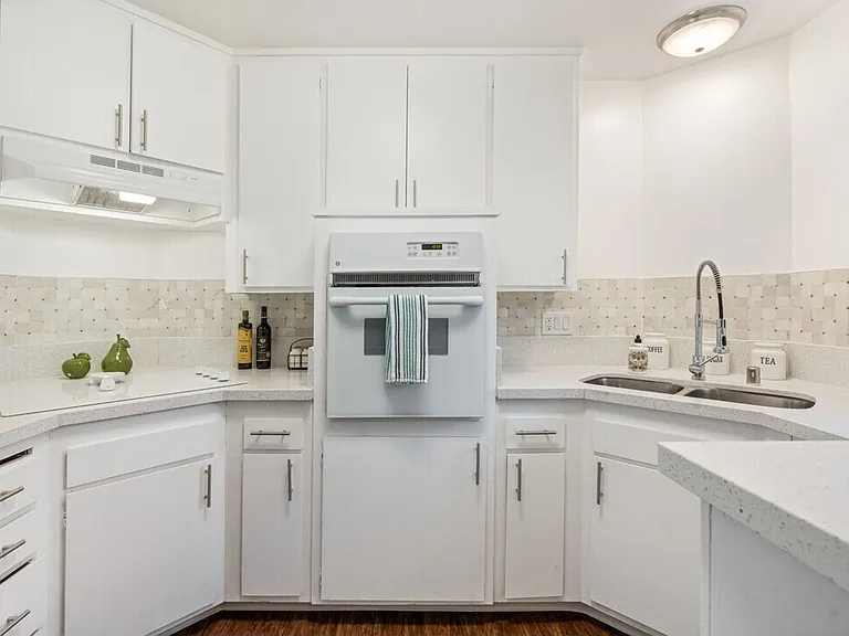 Armada Apartments — Photo 10