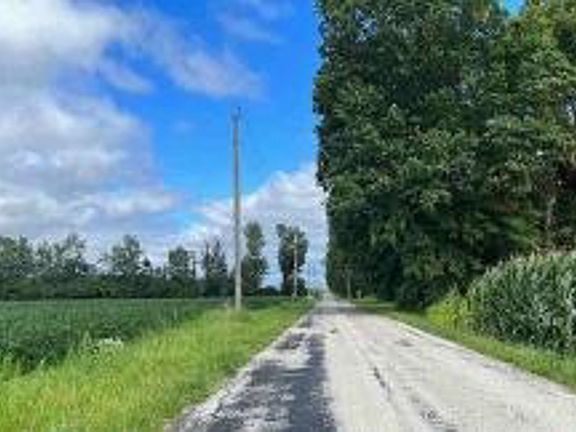 Exterior Neighborhood (street photo)