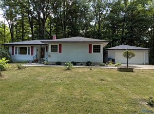 107 Lindsey Ln, Bryan, OH 43506