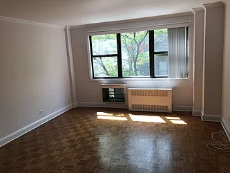 Rented by Metropolis Real Estate of Manhattan
