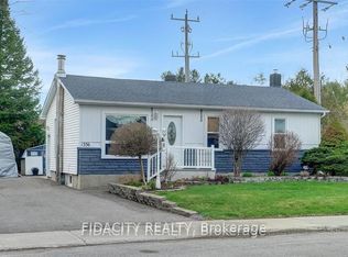 1336 Saint Jacques Rd, Russell, ON K0A 1W0