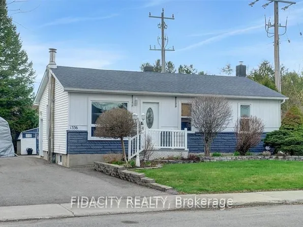 1336 Saint Jacques Rd, Russell, ON K0A 1W0